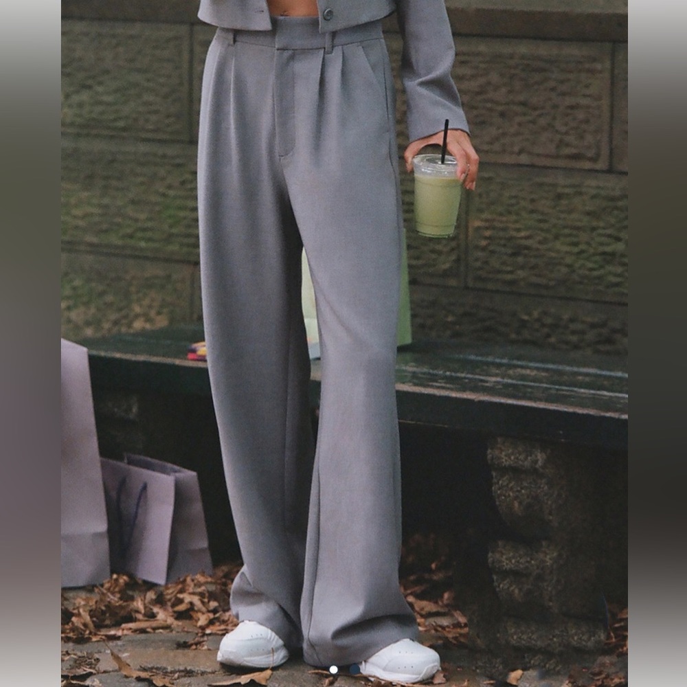 NWOT Abercrombie and Fitch Tailored Wide Leg Pants Size XS in Gray